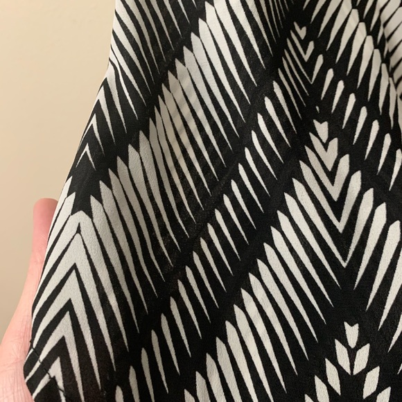 Agaci black and white sheer top short sleeve 🧡 - Picture 3 of 3